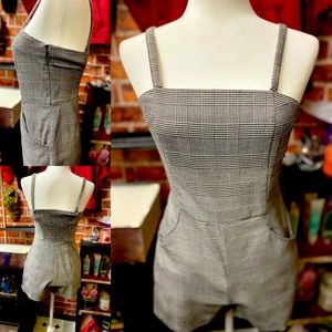 Black/white short jumper,size sm,